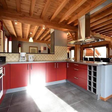 Rendeux Retreat With Sauna 度假居