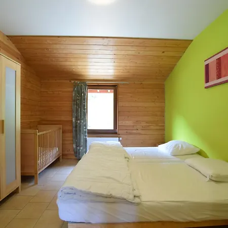 Rendeux Retreat With Sauna 度假居 *