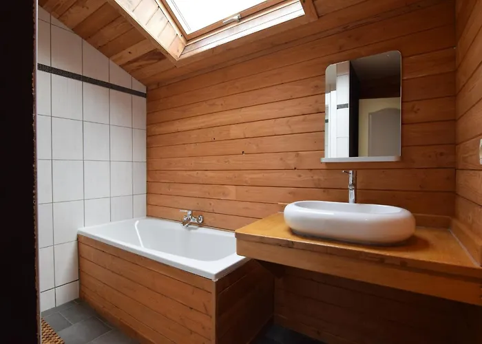 Semesterbostad Rendeux Retreat With Sauna